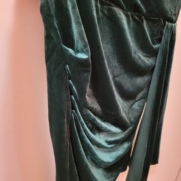 Lulus NWT Living it‎ Luxe Taupe Velvet Tulip Mini Dress Emerald Green Size L - Picture 7 of 13